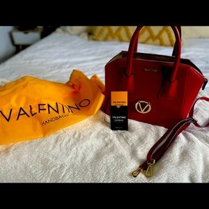 Beautiful new , use once bag’ Valentino ! Real!!